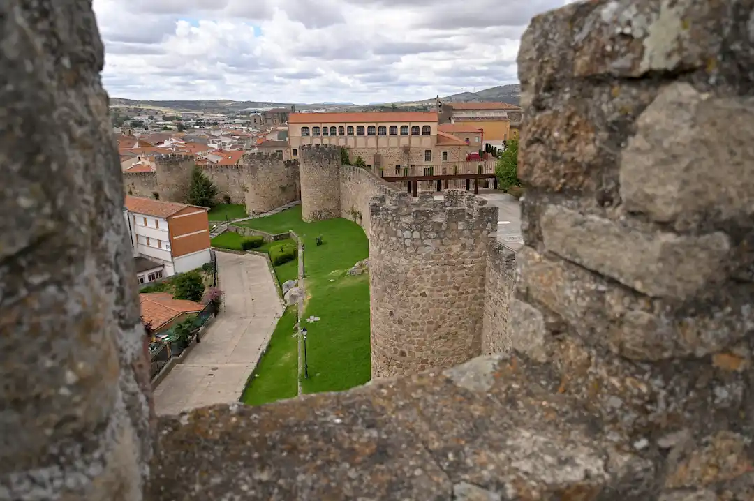 Torre Lucía · Muralla de Plasencia